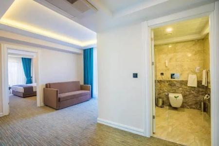 Karpalas City & Spa - 42