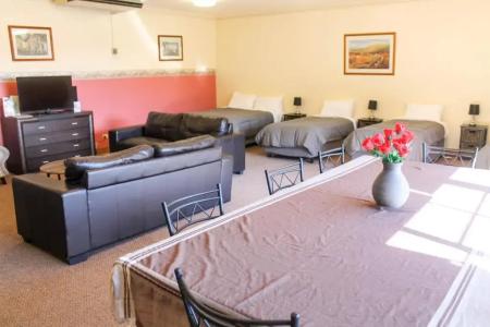 St Georges Motor Inn - 95