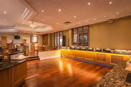 The Stormont - 10