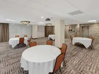 Hilton Garden Inn Downtown - 24
