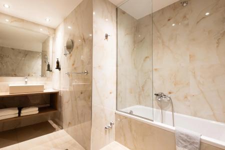 Best Western Plus Embassy - 10