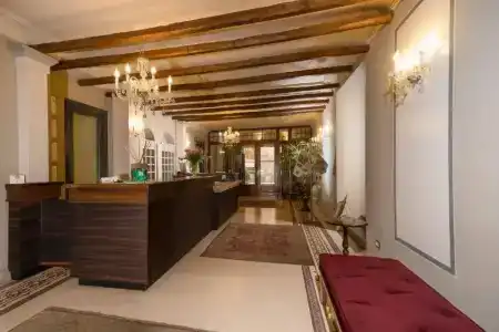 San Luca Palace - 1
