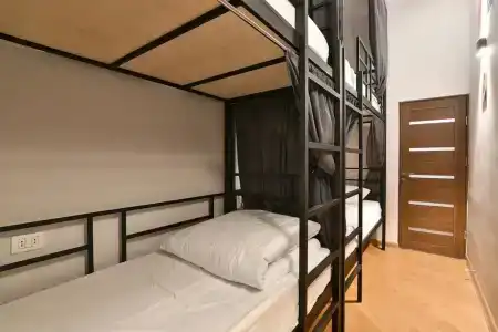 UPstairs Apart - Hostel - 3