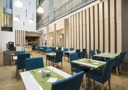 Atrium Fashion - 19