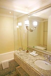 The Riverside - 112