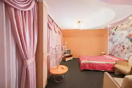 Hottey - 27