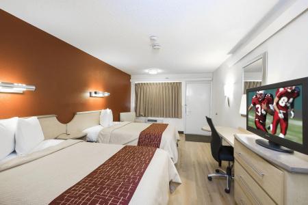 Red Roof Inn Airport - 4