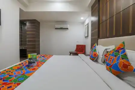 FabSapphire Inn - 37
