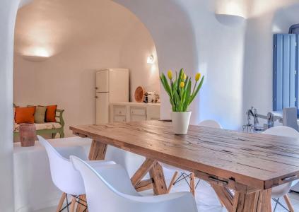 Luna Santorini Suites - 18