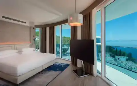 Hilton Rijeka Costabella Beach Resort And Spa - 52