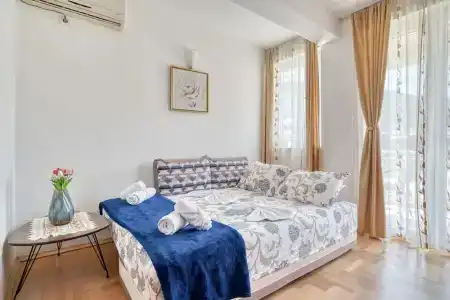 Elena - 292