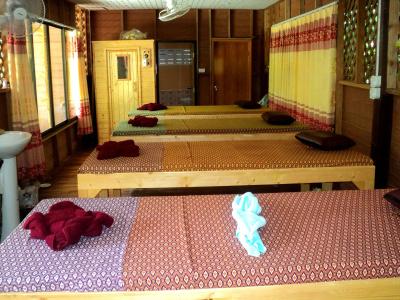 Khao Sok Holiday Resort - 8