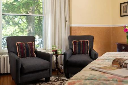Albemarle Inn - - 49