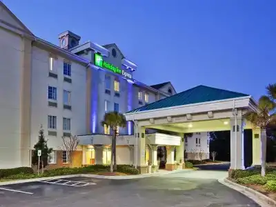 Holiday Inn Express-Broadway at the Beach, an IHG - 57