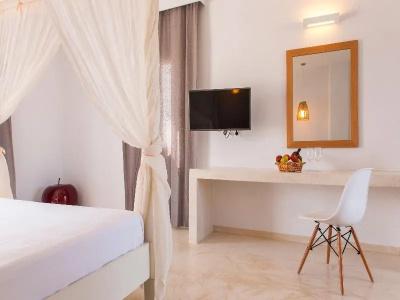 Paros Agnanti - 57
