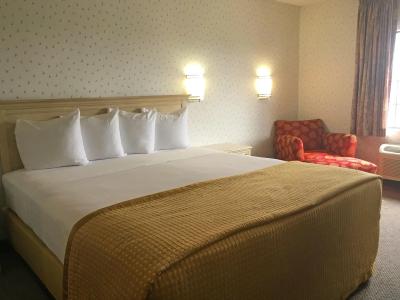 Lax Stadium Inn - 15