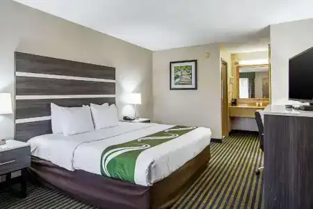 Quality Inn Savannah I-95 - 27