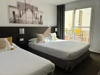 Brit Opal Centre Port - 6