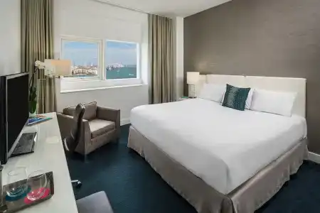 Yve Miami - 2