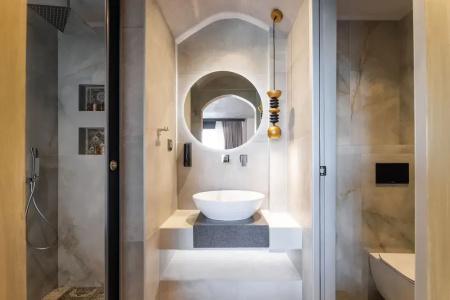 Blue Carpet Luxury Suites - 260