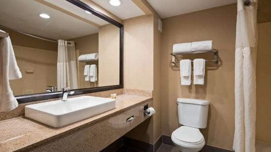 Best Western Airport Inn & Suites - 9