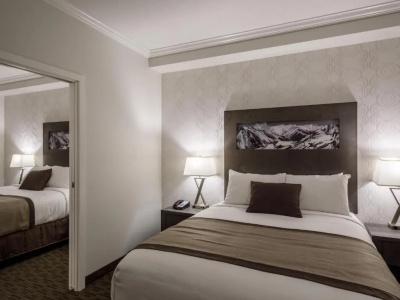 Ramada by Wyndham - 40