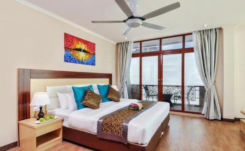 Triton Beach & Spa - 3