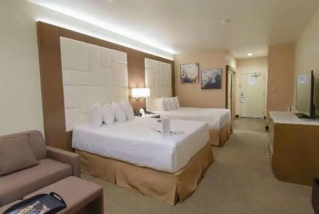 Wyndham Anaheim - 43