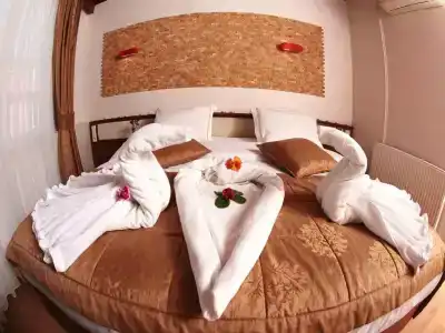 Arife Sultan - 28
