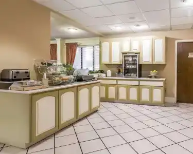 Quality Inn at the Mall - - 20
