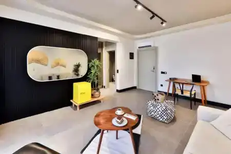 Luff Suites - 1