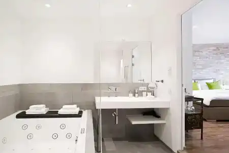 1st Floor Köln 2 - 21