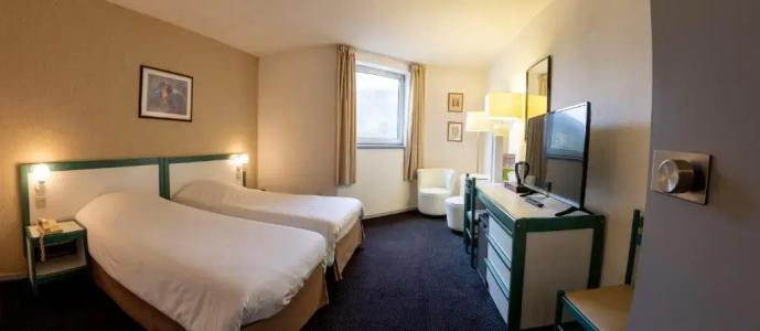 Hôtel Paradis - 120