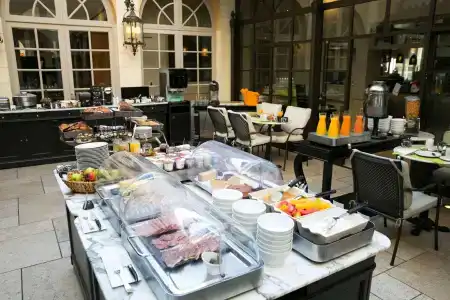Best Western Premier Grand Monarque & Spa - 10