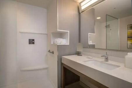 Courtyard by Marriott Queretaro - 46