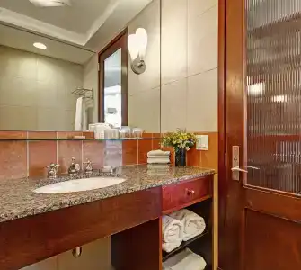 Giraffe by Library Hotel Collection - 7