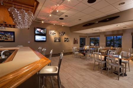 Best Western Plus Thunderbird Suites - 28