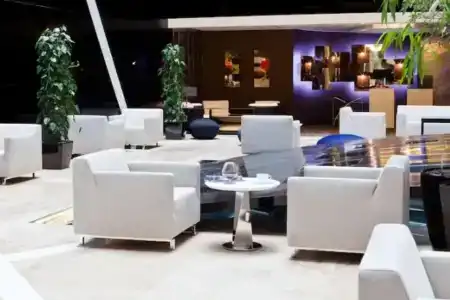 Ramada and Suites - 13