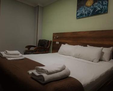 Booking name - 62