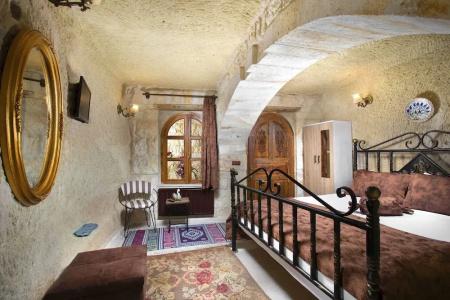 Romantic Cave - 8
