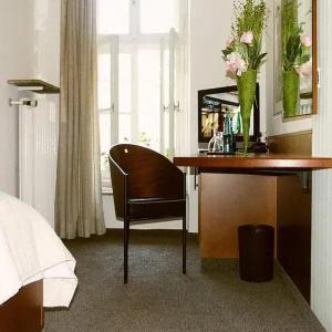Carlton Astoria - 13