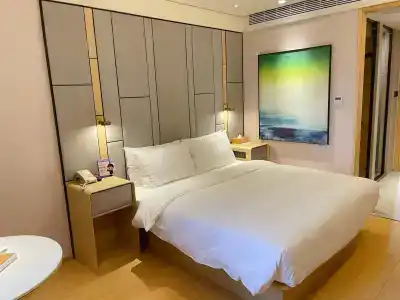 JI Shanghai Hongqiao National Convention and Exhibition Center Huaxiang Road - 1