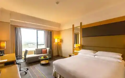 Renaissance Riverside Saigon - 83