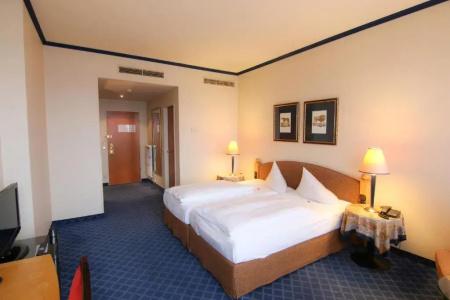Plaza Schwerin; Sure Collection By Best Western - 126