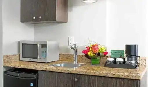 Courtyard by Marriott Waikiki Beach - 65