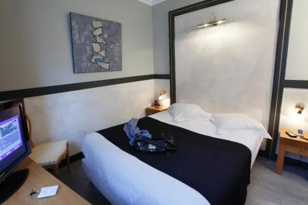 Adonis Marseille Vieux Port – Hôtel du Palais - 3