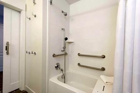 Hampton Inn and Suites - 53