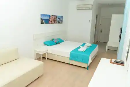 YENİ & RESİDANCE - 22