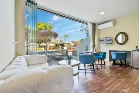 Bamboo Suites Boutique - 35