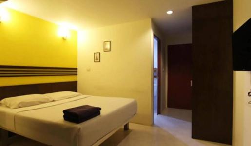 18 Coins Cafe & Hostel - 6